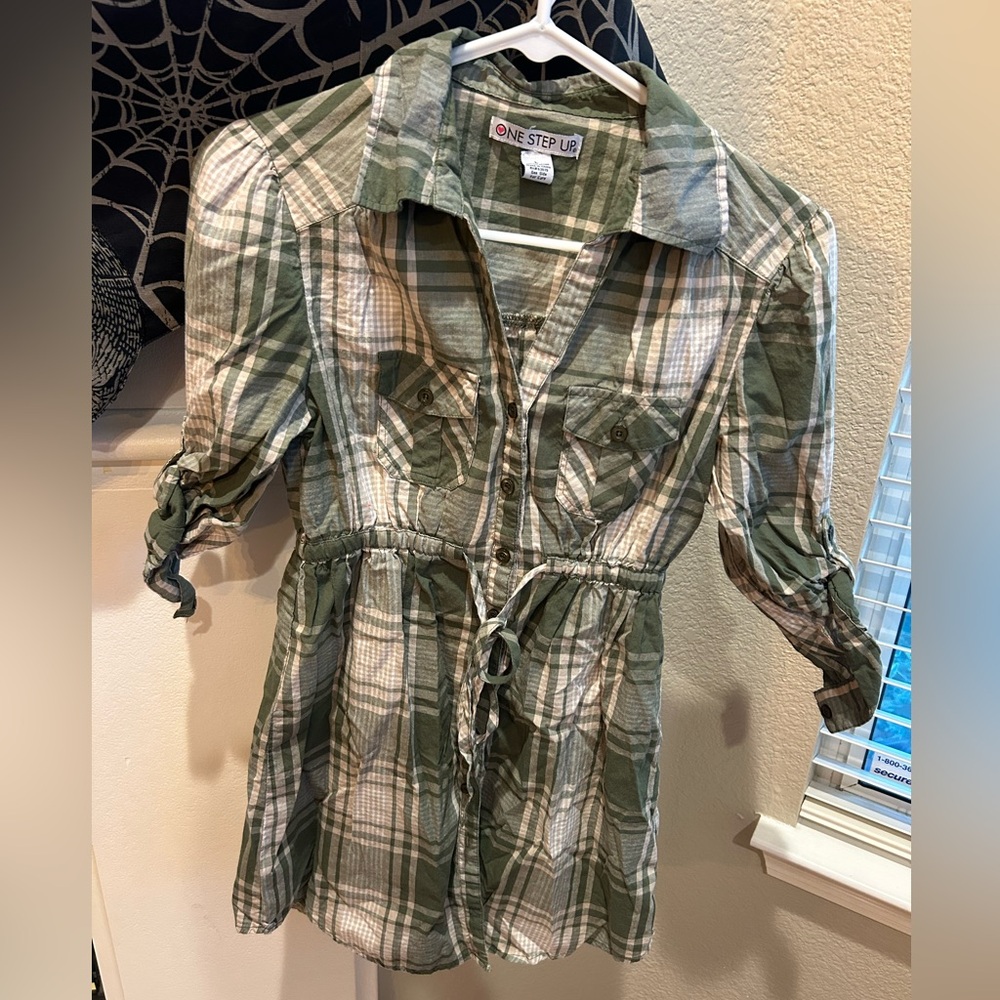 One Step Up Olive Plaid Button Down Shirt size L